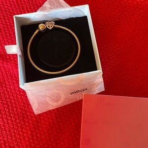 Pandora brand new bracelet with heart rose gold - snake chain